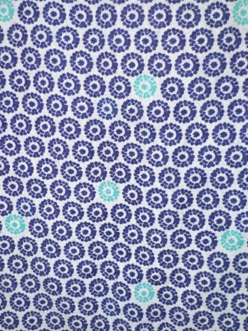 Vineyard Vines sleeves shirttail